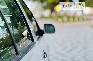 Хэтчбек Volkswagen Golf 2000 в 