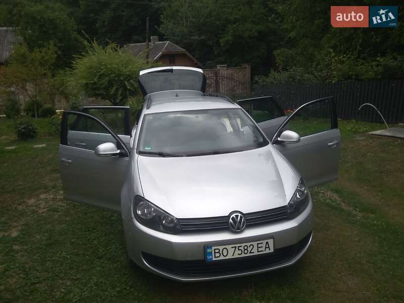 Універсал Volkswagen Golf 2009 в Івано-Франківську