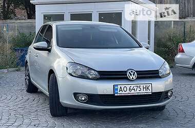 Хэтчбек Volkswagen Golf 2009 в 
