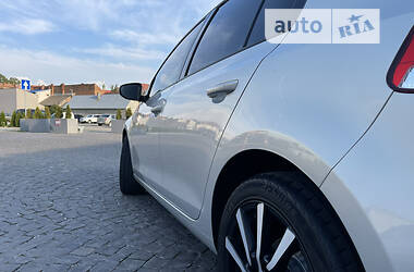 Хэтчбек Volkswagen Golf 2009 в 