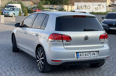 Хэтчбек Volkswagen Golf 2009 в 