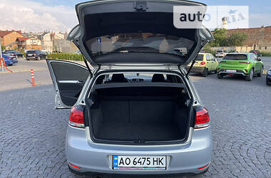 Хэтчбек Volkswagen Golf 2009 в 