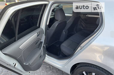 Хэтчбек Volkswagen Golf 2009 в 