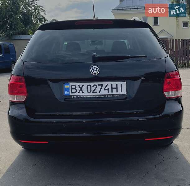 Универсал Volkswagen Golf 2008 в Староконстантинове