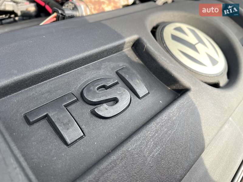 Универсал Volkswagen Golf 2008 в Староконстантинове