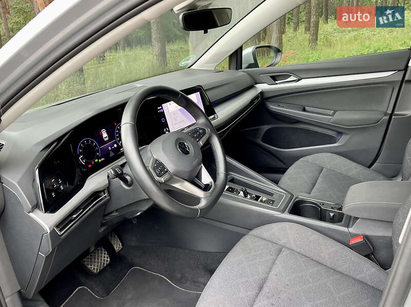 Універсал Volkswagen Golf 2021 в Львові