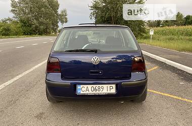 Хэтчбек Volkswagen Golf 2002 в Киеве