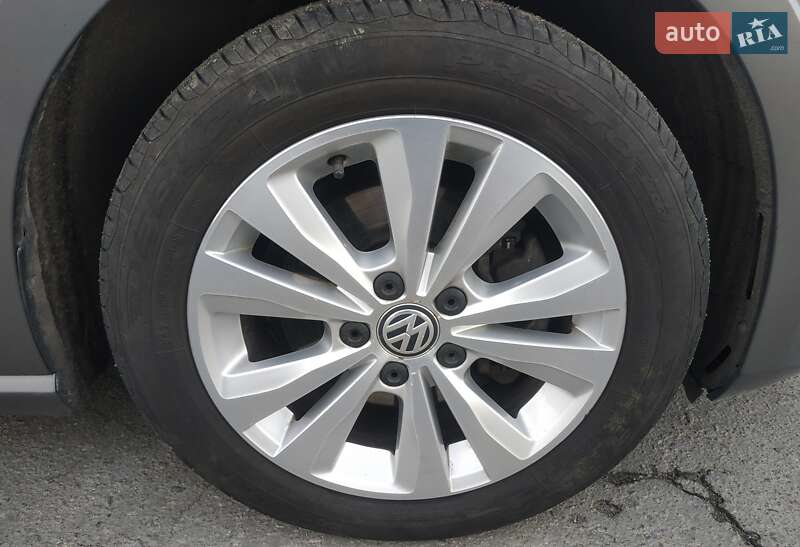 Универсал Volkswagen Golf 2017 в Ровно