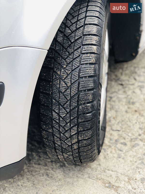 Хэтчбек Volkswagen Golf 2000 в Теплике