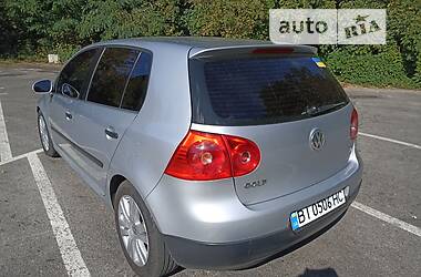 Хэтчбек Volkswagen Golf 2004 в Полтаве