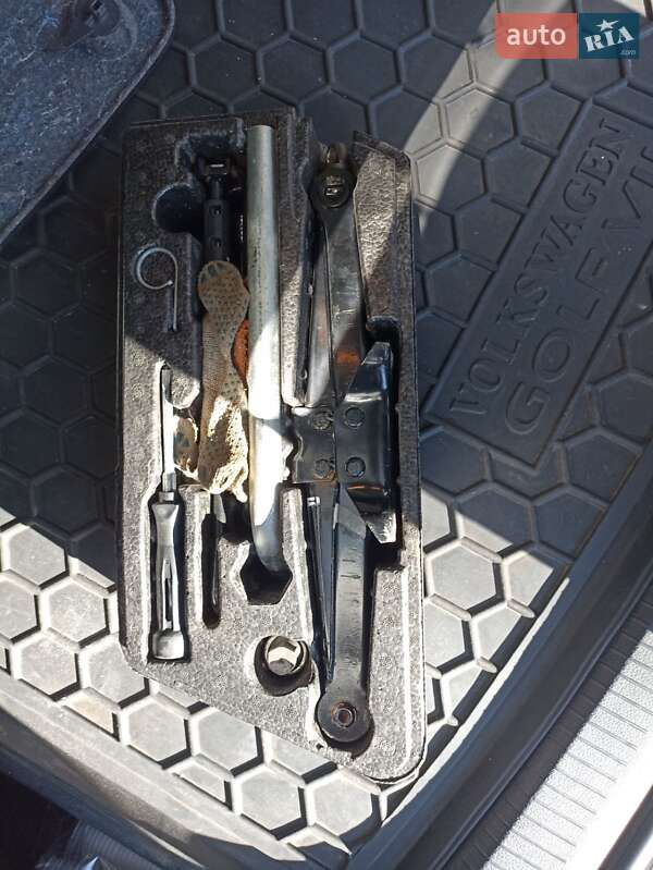 Универсал Volkswagen Golf 2016 в Знаменке