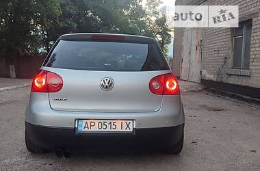 Хетчбек Volkswagen Golf 2004 в Запоріжжі