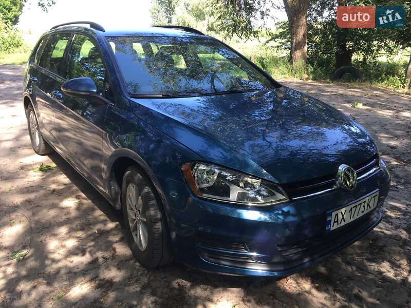Універсал Volkswagen Golf 2016 в Зміїві