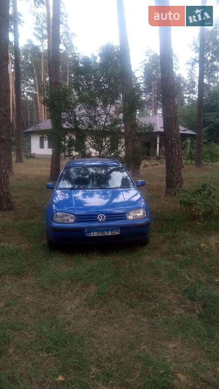 Универсал Volkswagen Golf 2000 в Иванкове