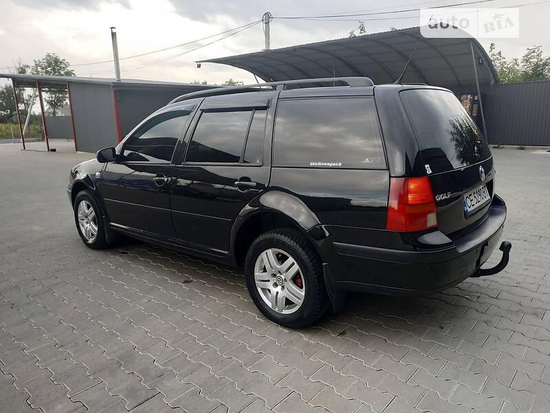 Универсал Volkswagen Golf 2004 в Черновцах