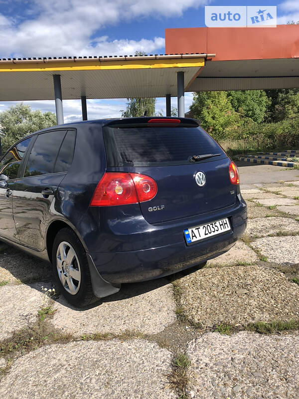 Хэтчбек Volkswagen Golf 2004 в Коломые