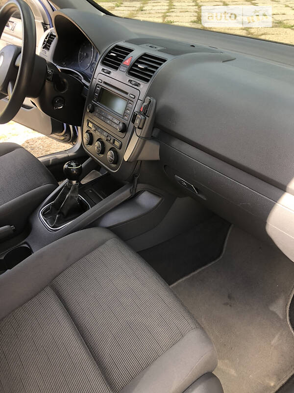 Хэтчбек Volkswagen Golf 2004 в Коломые