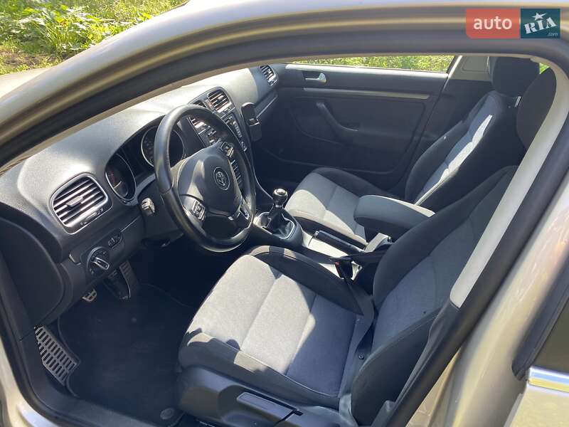 Универсал Volkswagen Golf 2012 в Коломые