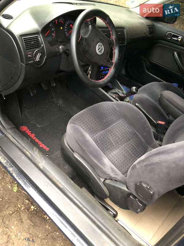 Хетчбек Volkswagen Golf 1998 в Мерефа