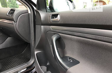 Универсал Volkswagen Golf 2011 в 