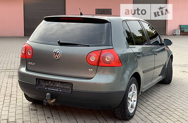 Хэтчбек Volkswagen Golf 2008 в 