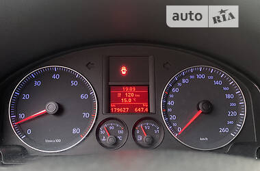 Хэтчбек Volkswagen Golf 2008 в 