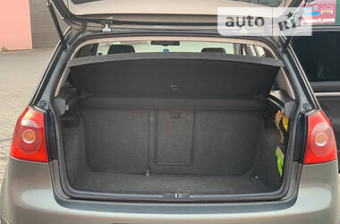 Хэтчбек Volkswagen Golf 2008 в 