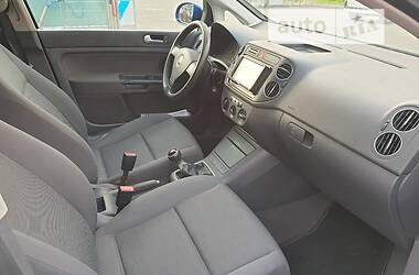 Хэтчбек Volkswagen Golf 2005 в Харькове