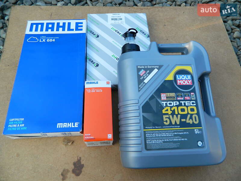 Універсал Volkswagen Golf 2001 в Чернівцях