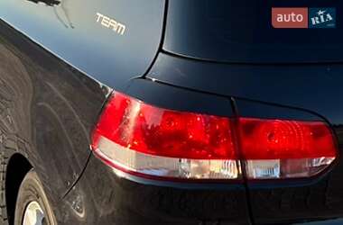 Хэтчбек Volkswagen Golf 2011 в 