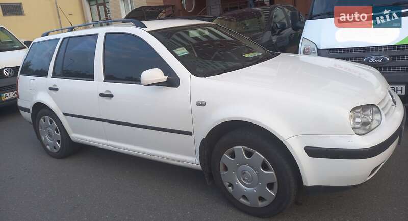 Универсал Volkswagen Golf 2000 в Киеве