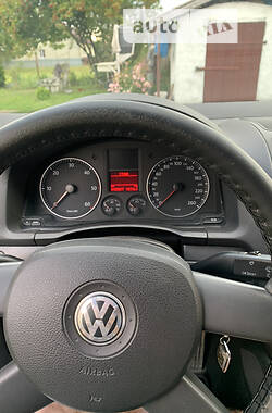 Хетчбек Volkswagen Golf 2004 в Львові