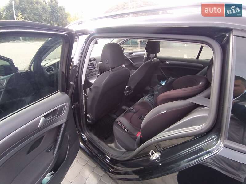 Універсал Volkswagen Golf 2013 в Ірпені