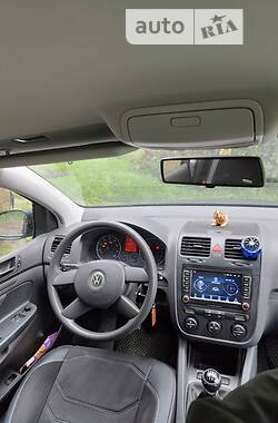 Хетчбек Volkswagen Golf 2005 в Кропивницькому