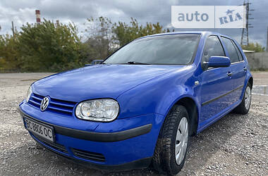 Хэтчбек Volkswagen Golf 2000 в Ровно