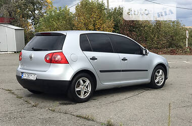 Хэтчбек Volkswagen Golf 2004 в 