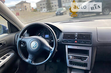 Хетчбек Volkswagen Golf 2003 в Шепетівці