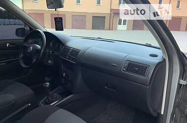 Универсал Volkswagen Golf 2003 в 