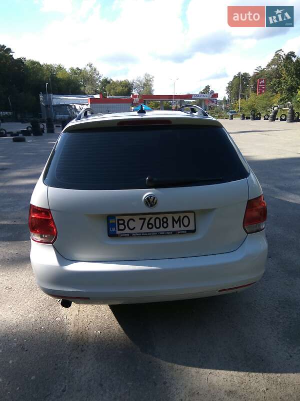 Універсал Volkswagen Golf 2010 в Львові