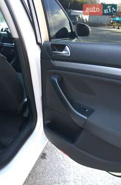 Универсал Volkswagen Golf 2010 в Львове