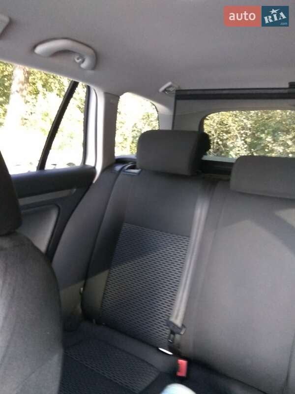 Універсал Volkswagen Golf 2010 в Львові