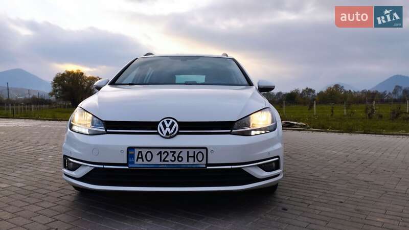 Універсал Volkswagen Golf 2017 в Хусті