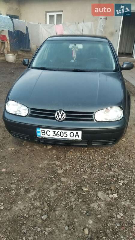 Хэтчбек Volkswagen Golf 1999 в 