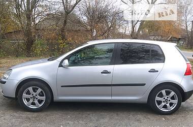 Хэтчбек Volkswagen Golf 2004 в Полтаве