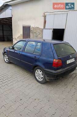 Хетчбек Volkswagen Golf 1994 в Снятині