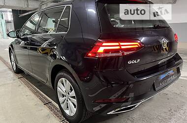 Хетчбек Volkswagen Golf 2020 в 