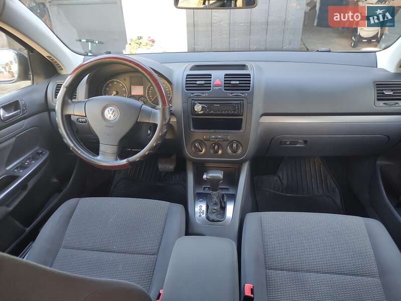 Універсал Volkswagen Golf 2009 в Рівному