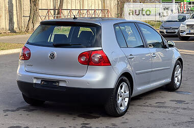 Хэтчбек Volkswagen Golf 2006 в 