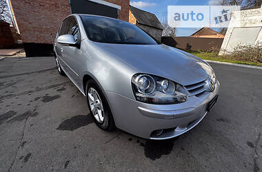Хэтчбек Volkswagen Golf 2006 в 