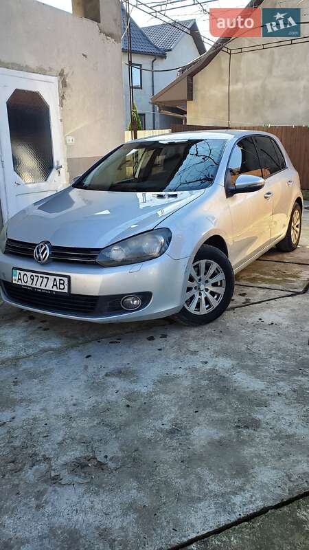 Хетчбек Volkswagen Golf 2012 в Виноградові